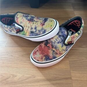 Vans new in box Tie-Dye Slip-On Sneakers, pop cush comfy sole, M 8/W 9.5